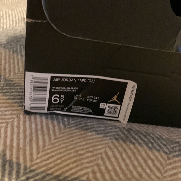 SOLD Air Jordan 1 Mid - Picture 12 of 12